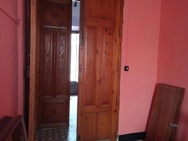 Edificio de uso mixto en calle Mare de Déu de l'Orito