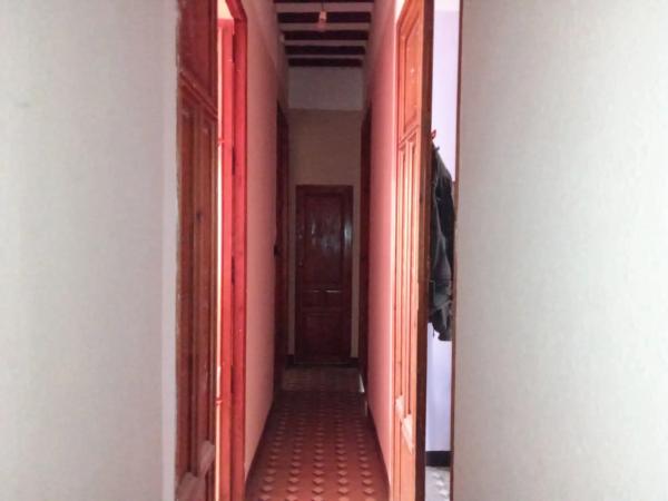 Edificio de uso mixto en calle Mare de Déu de l'Orito