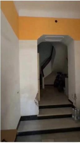 Edificio de uso mixto en calle València, 65