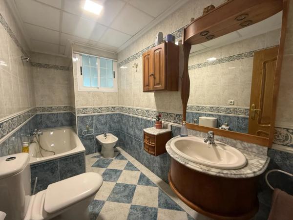 Edificio en Barrio Reina Victoria-Miguel Hernández