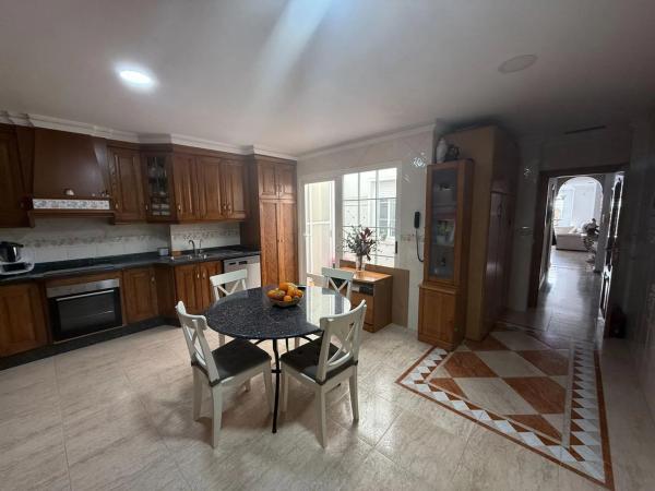 Edificio en Barrio Reina Victoria-Miguel Hernández