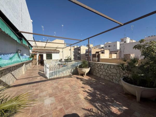 Edificio en Barrio Reina Victoria-Miguel Hernández