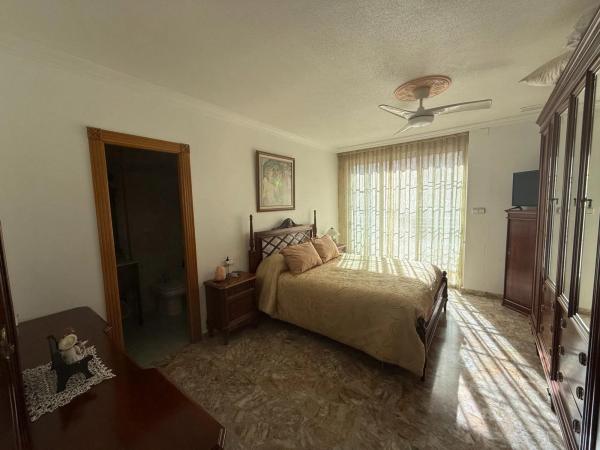 Edificio en Barrio Reina Victoria-Miguel Hernández