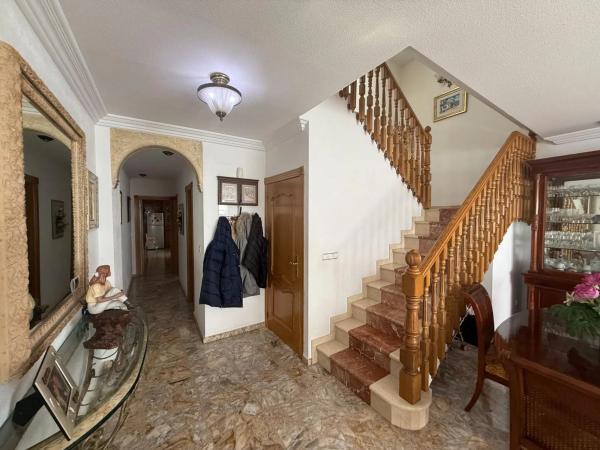 Edificio en Barrio Reina Victoria-Miguel Hernández