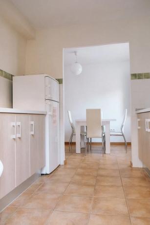 Edificio de uso mixto en paseo Costera Pont del Montcau, 6