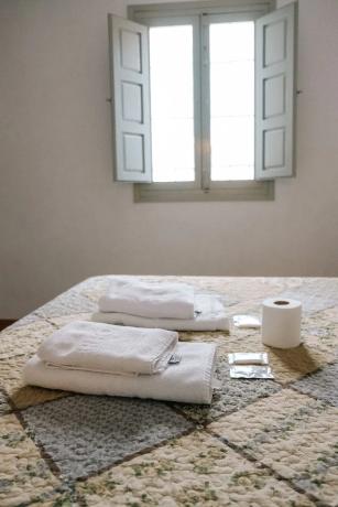 Edificio de uso mixto en paseo Costera Pont del Montcau, 6