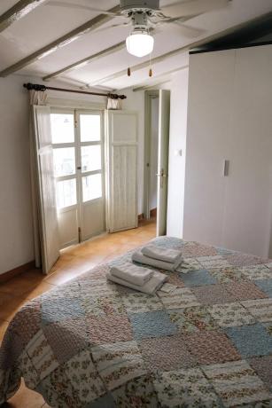 Edificio de uso mixto en paseo Costera Pont del Montcau, 6