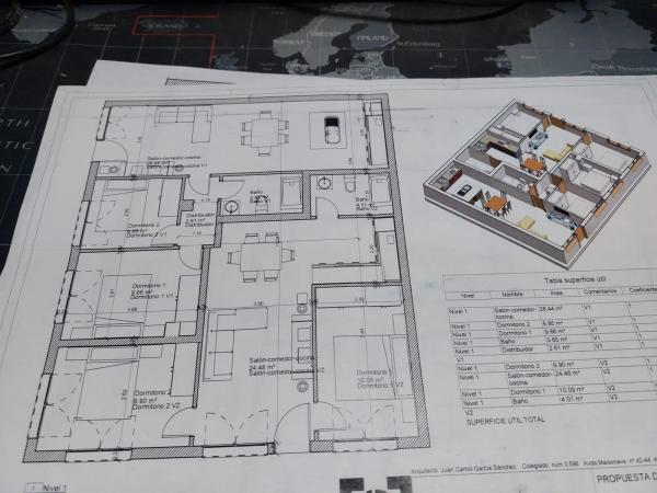 Edificio de uso mixto en calle de Gata de Gorgos