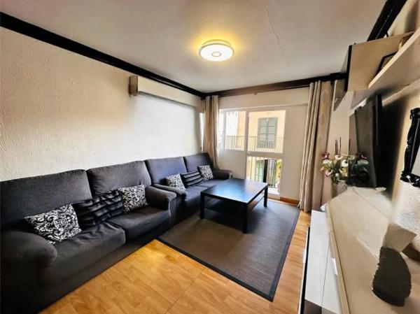 Edificio de uso mixto en calle Mirador