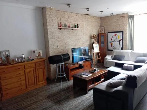 Edificio de uso mixto en calle Mirador