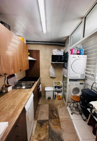 Edificio de uso mixto en calle Mirador