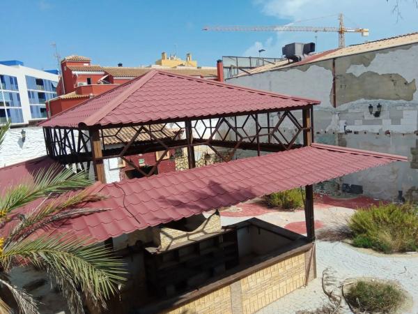 Edificio de uso mixto en calle Alger, 35