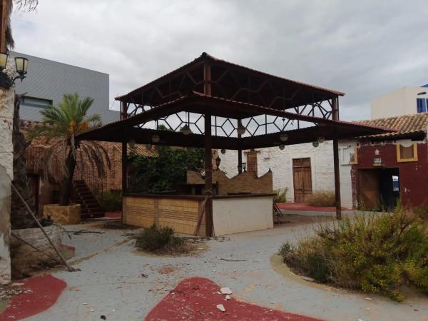 Edificio de uso mixto en calle Alger, 35