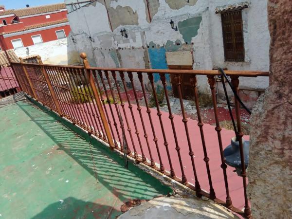 Edificio de uso mixto en calle Alger, 35