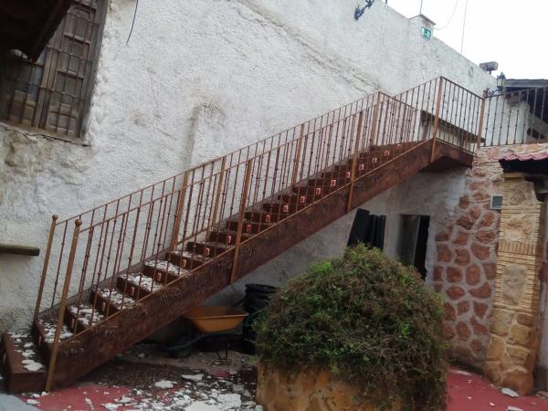 Edificio de uso mixto en calle Alger, 35