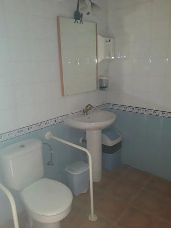 Edificio de uso mixto en avenida Ibi, 31