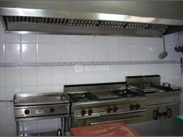 Edificio de uso mixto en avenida Ibi, 31