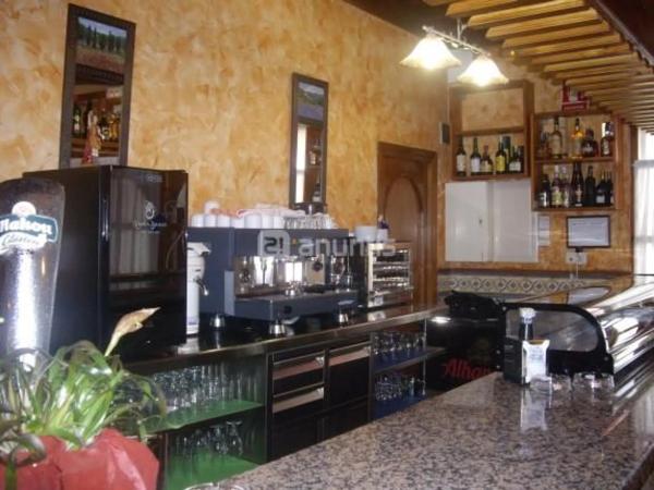 Edificio de uso mixto en avenida Ibi, 31