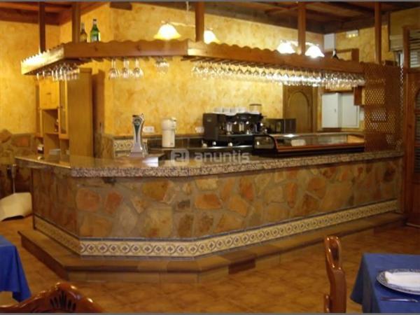 Edificio de uso mixto en avenida Ibi, 31