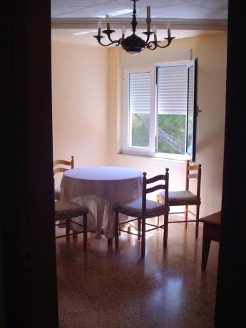 Edificio de uso mixto en avenida Ibi, 31