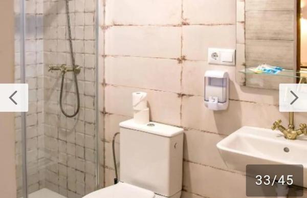 Edificio de uso mixto en calle Bono Guarner s/n