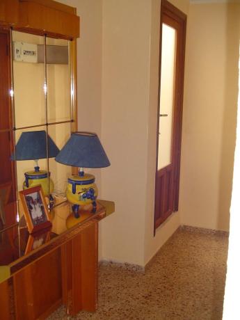 Edificio de uso mixto en avenida Ibi, 31