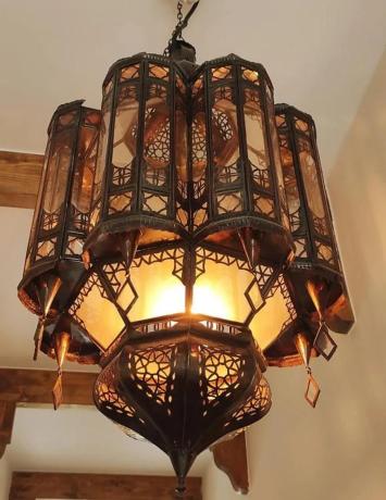 Edificio de uso mixto en calle Bono Guarner s/n