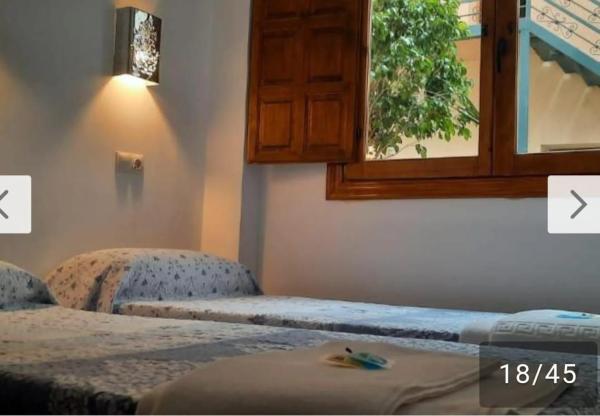 Edificio de uso mixto en calle Bono Guarner s/n