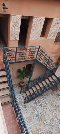 Edificio de uso mixto en calle Bono Guarner s/n