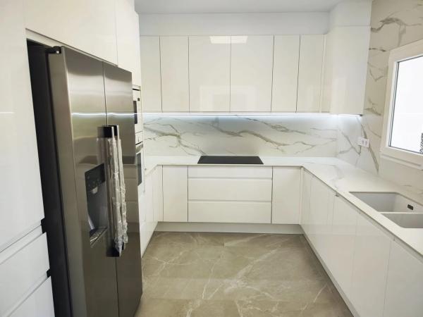 Edificio en Pinar de Advocat-Cometa