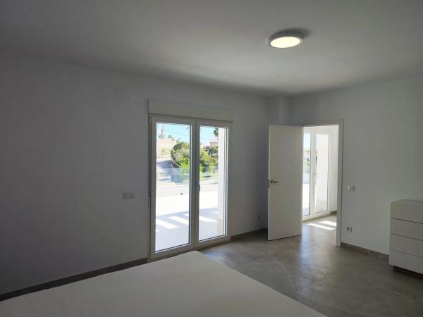 Edificio en Pinar de Advocat-Cometa