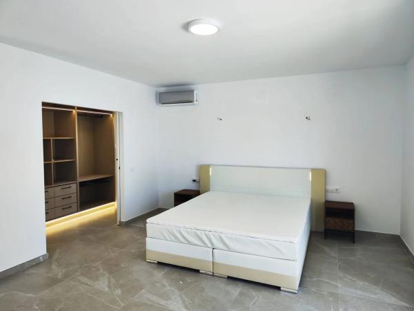 Edificio en Pinar de Advocat-Cometa