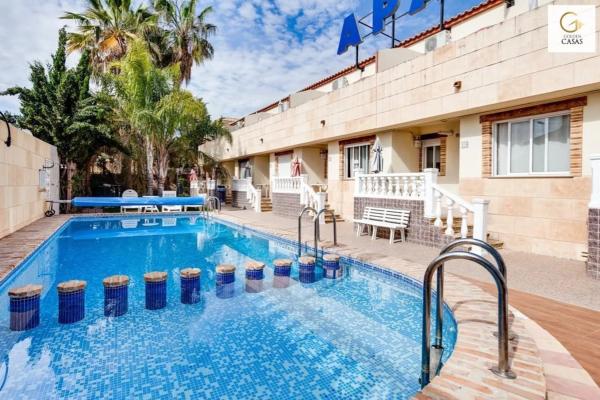 Edificio de uso mixto en Punta prima s/n