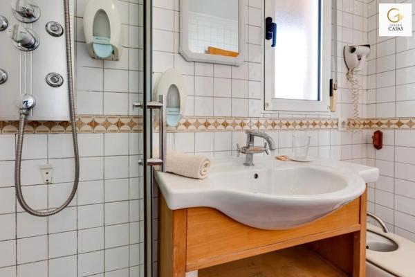 Edificio de uso mixto en Punta prima s/n