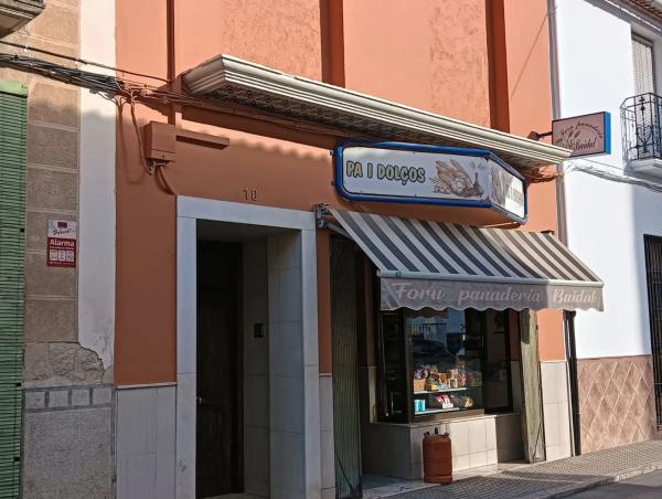 Edificio de uso mixto en calle Llavador, 10