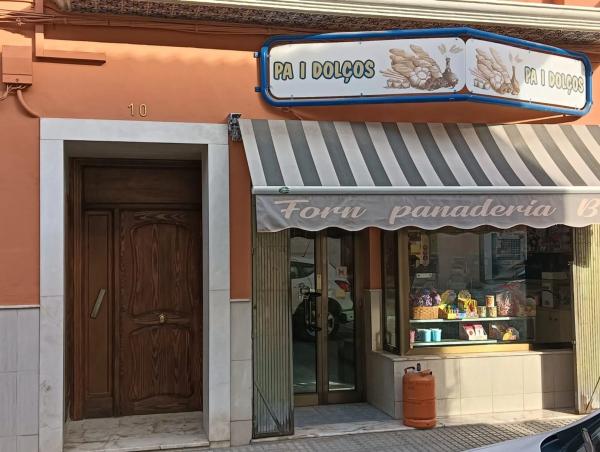 Edificio de uso mixto en calle Llavador, 10