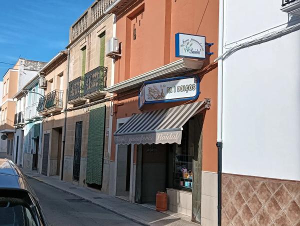 Edificio de uso mixto en calle Llavador, 10