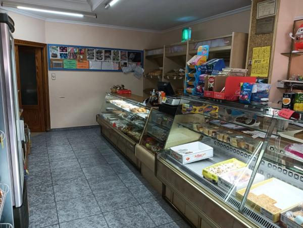 Edificio de uso mixto en calle Llavador, 10