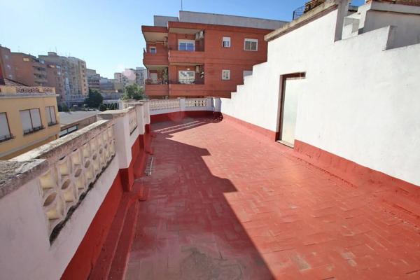 Edificio de uso mixto en calle Gabriel Sijé, 10