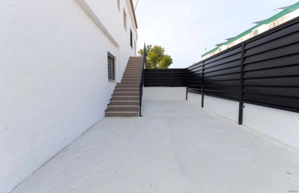 Edificio en Barrio Les Bassetes-El Marjal