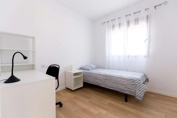 Edificio en Barrio Les Bassetes-El Marjal