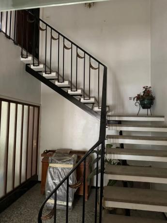 Edificio de uso mixto en calle Antonio Sequeros, 8