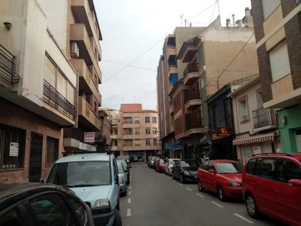 Edificio de uso mixto en calle Antonio Sequeros, 8