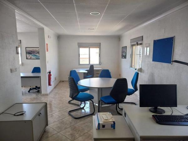 Edificio de uso mixto en calle Bilbao, 42