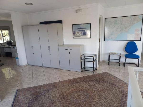 Edificio de uso mixto en calle Bilbao, 42