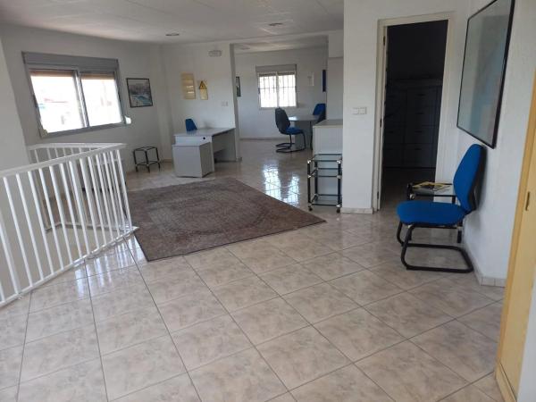 Edificio de uso mixto en calle Bilbao, 42