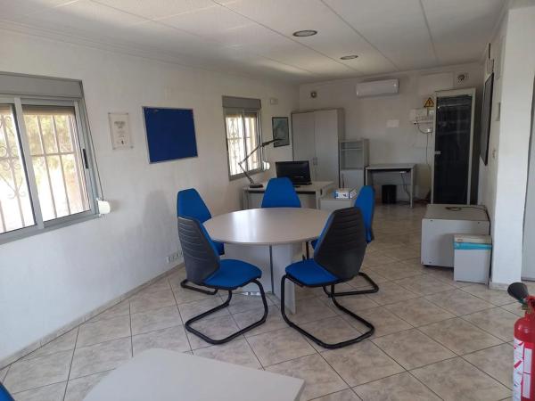 Edificio de uso mixto en calle Bilbao, 42