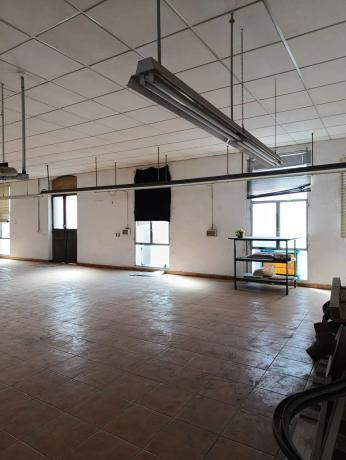 Edificio industrial en calle J.Ramón Jiménez