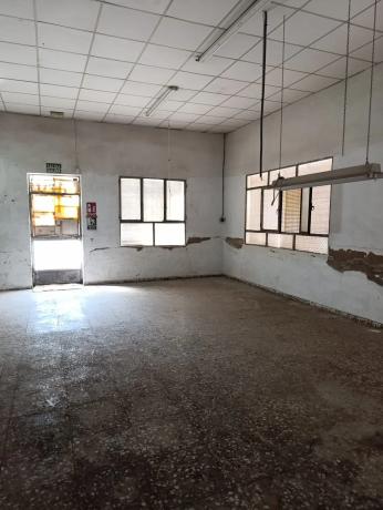 Edificio industrial en calle J.Ramón Jiménez