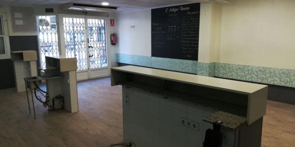 Edificio de uso mixto en avenida Sant Vicent Ferrer, 12